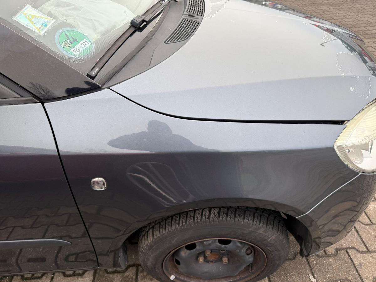 Skoda Fabia 2 5J original Kotfl&uuml;gel vorn rechts LF8J Anthrazitgrau BJ09